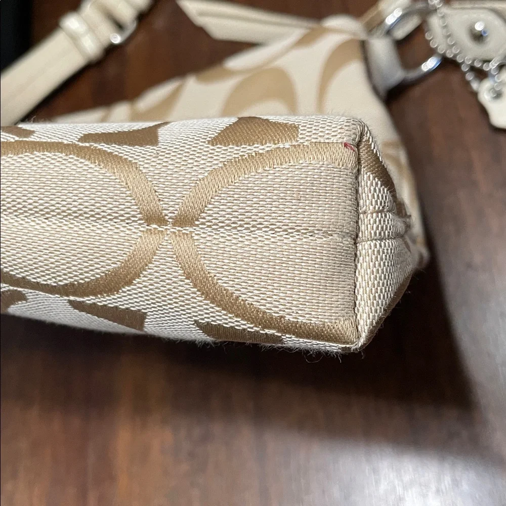 Coach Signiture hobo crossbody or shoulder bag and wallet